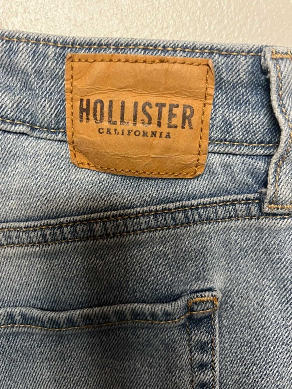 Hollister Women's Light Blue Ultra High-Rise Vintage Jeans Distressed Size 13 R - Picture 6 of 6
